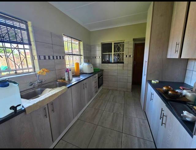 4 BEDROOM PROPERTY TO RENT IN GLEN MARAIS
